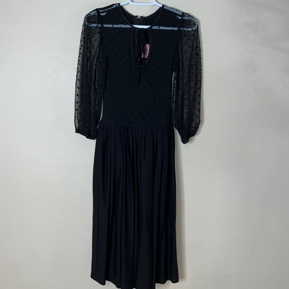 ❤️HOST PICK❤️Vixen by Michelins Pitt Black Midi Dress - Picture 2 of 10